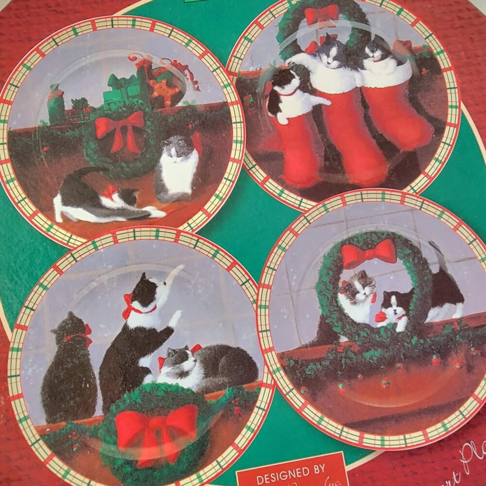 Sakura Christmas Cat Friends Plates Set Of 4